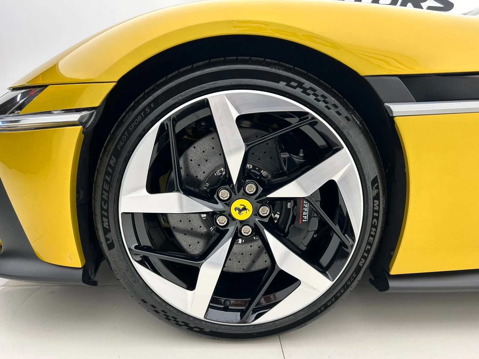 Ferrari 812 Superfast 12 Cilindri | Mobile.bg   13