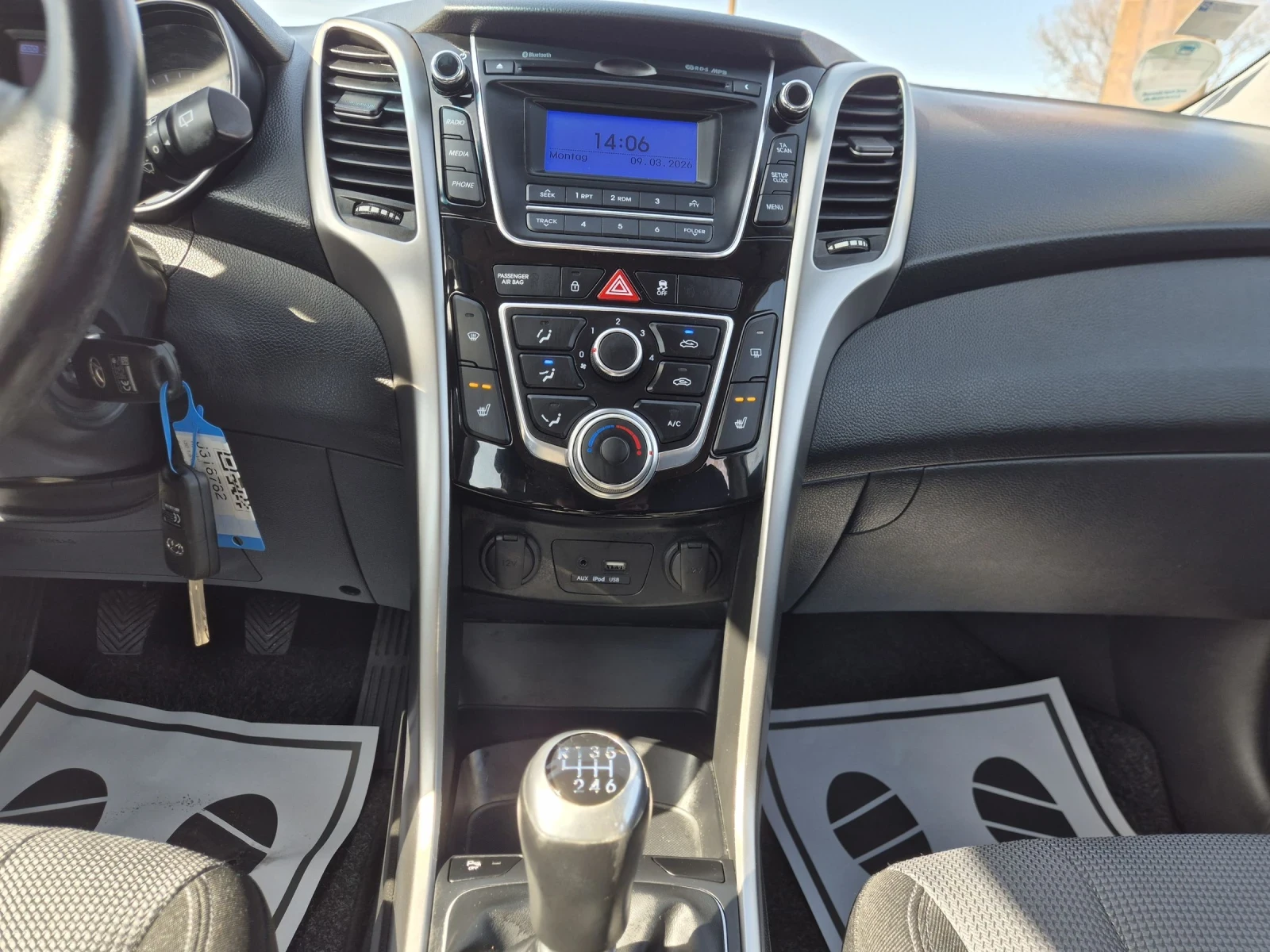 Hyundai I30 1.6CRDI , снимка 8 - Автомобили и джипове - 53768720