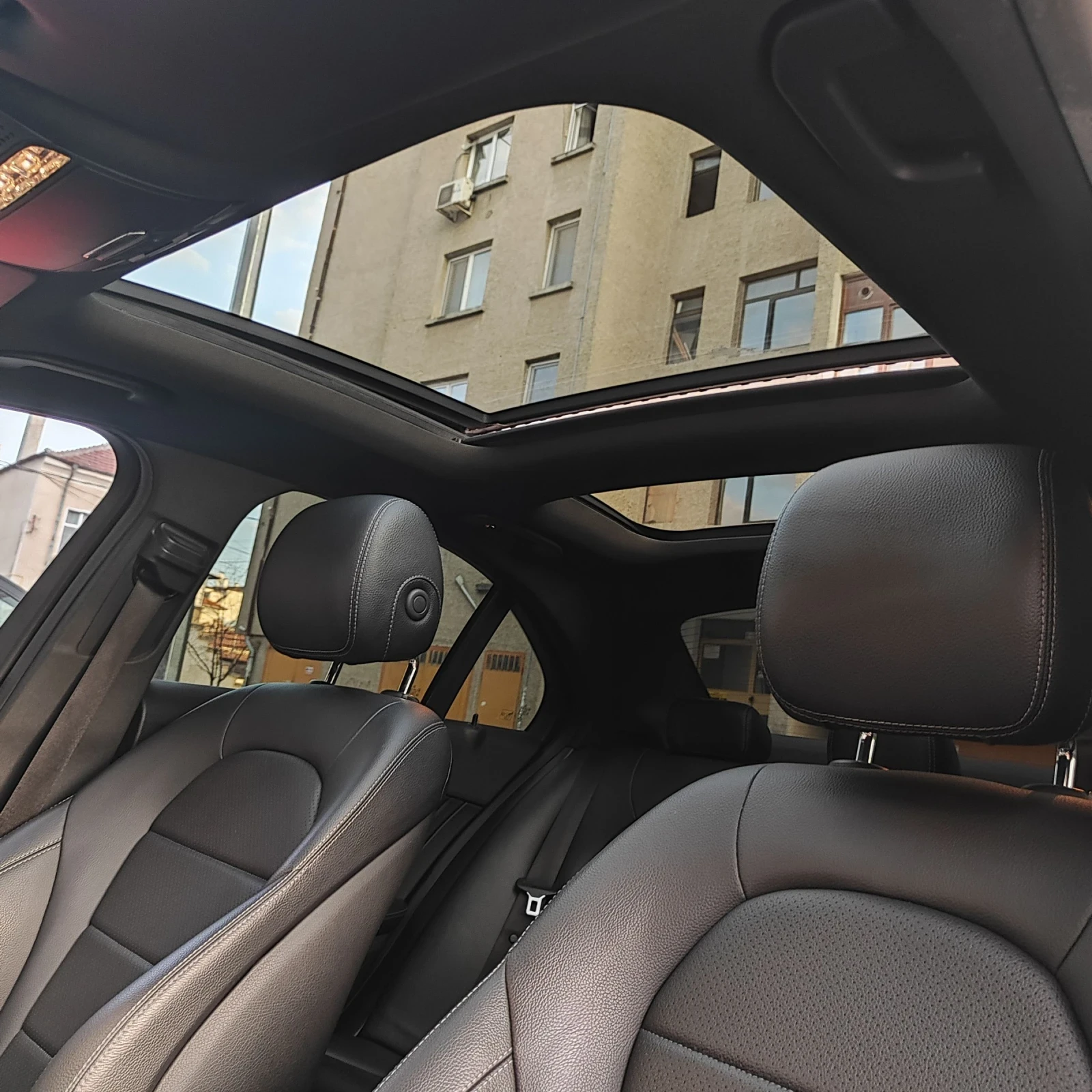 Mercedes-Benz C 220 9G-TRONIK АМG , снимка 8 - Автомобили и джипове - 53848517