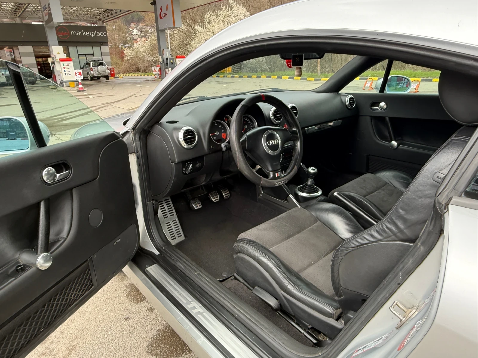 Audi Tt 1.8T S LINE , снимка 8 - Автомобили и джипове - 54140713