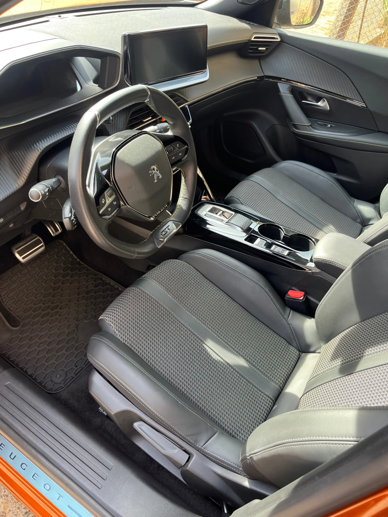 Peugeot 2008 E GT, снимка 8 - Автомобили и джипове - 56481028