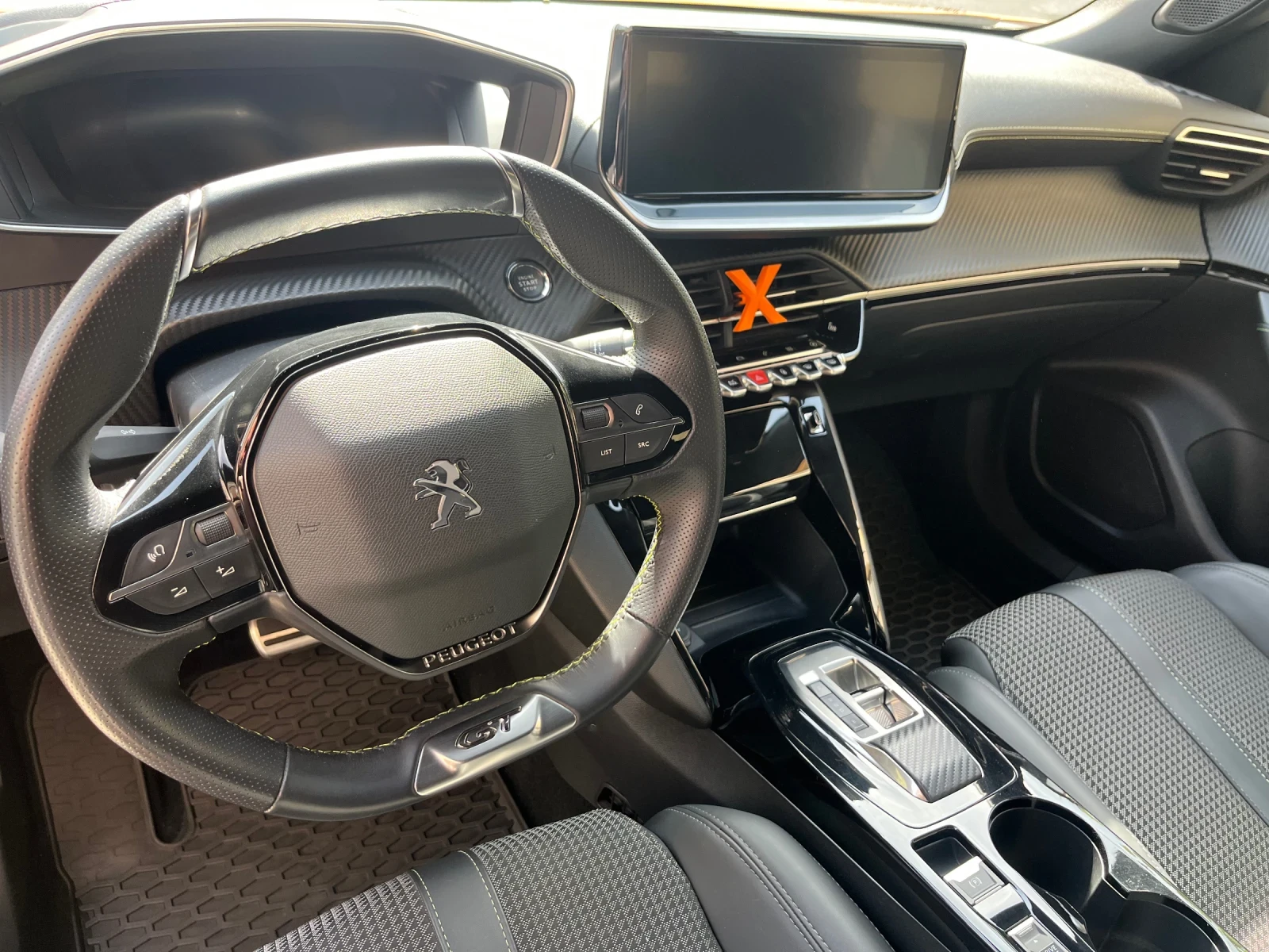 Peugeot 2008 E GT, снимка 9 - Автомобили и джипове - 56481028