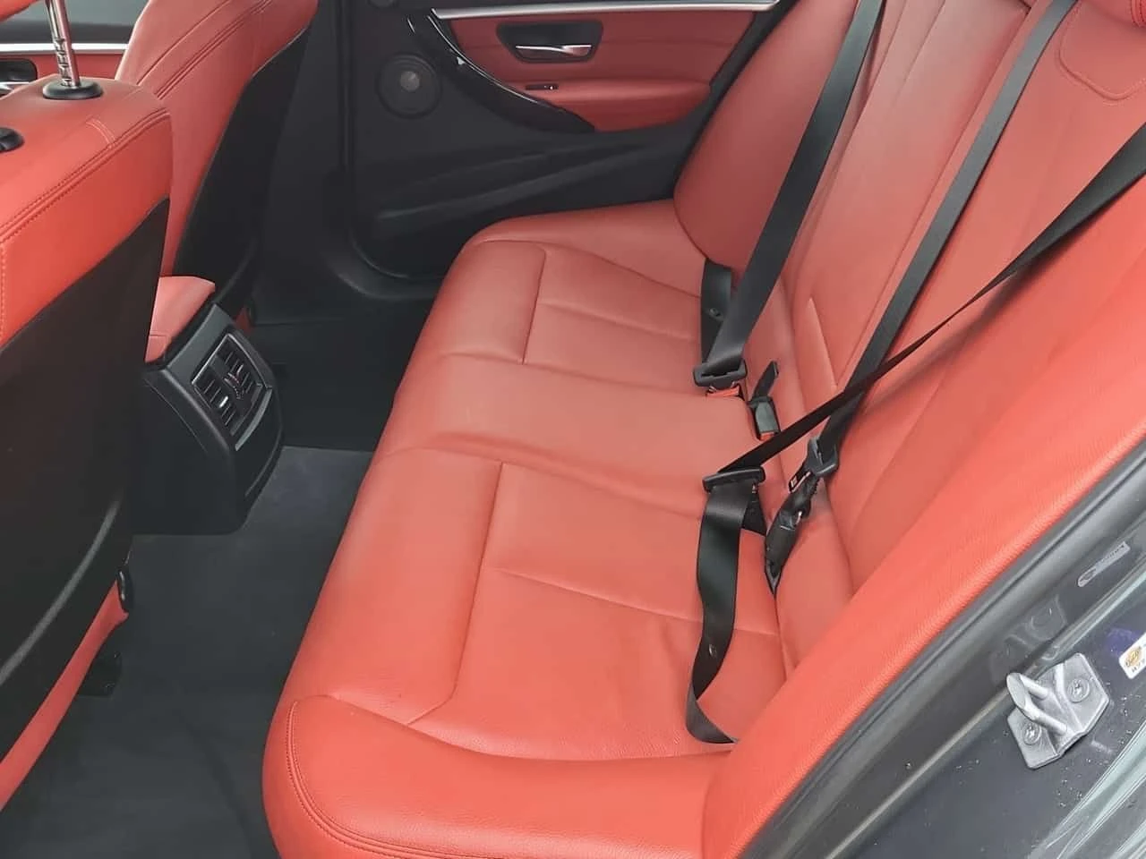BMW 330 M-Sport * LED * Дигитално табло * Дистроник * , снимка 10 - Автомобили и джипове - 54758763