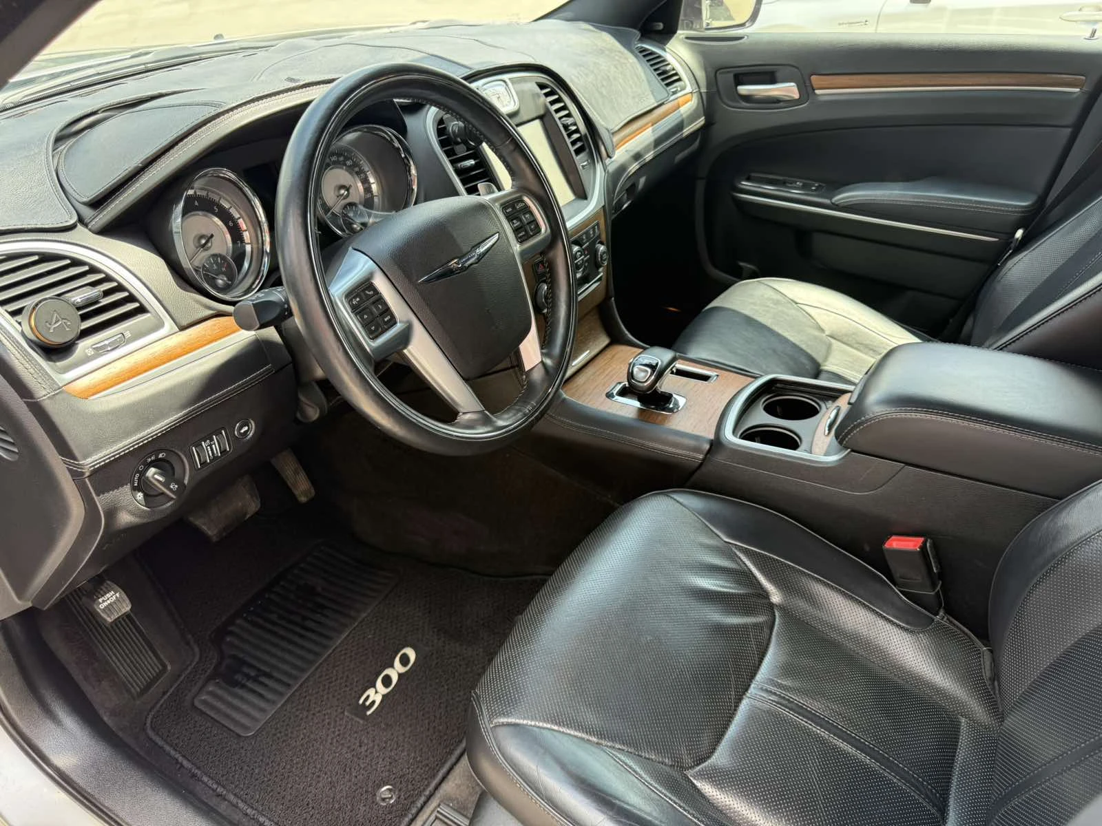 Chrysler 300c 3, 6 "Luxury Series", снимка 9 - Автомобили и джипове - 54799763