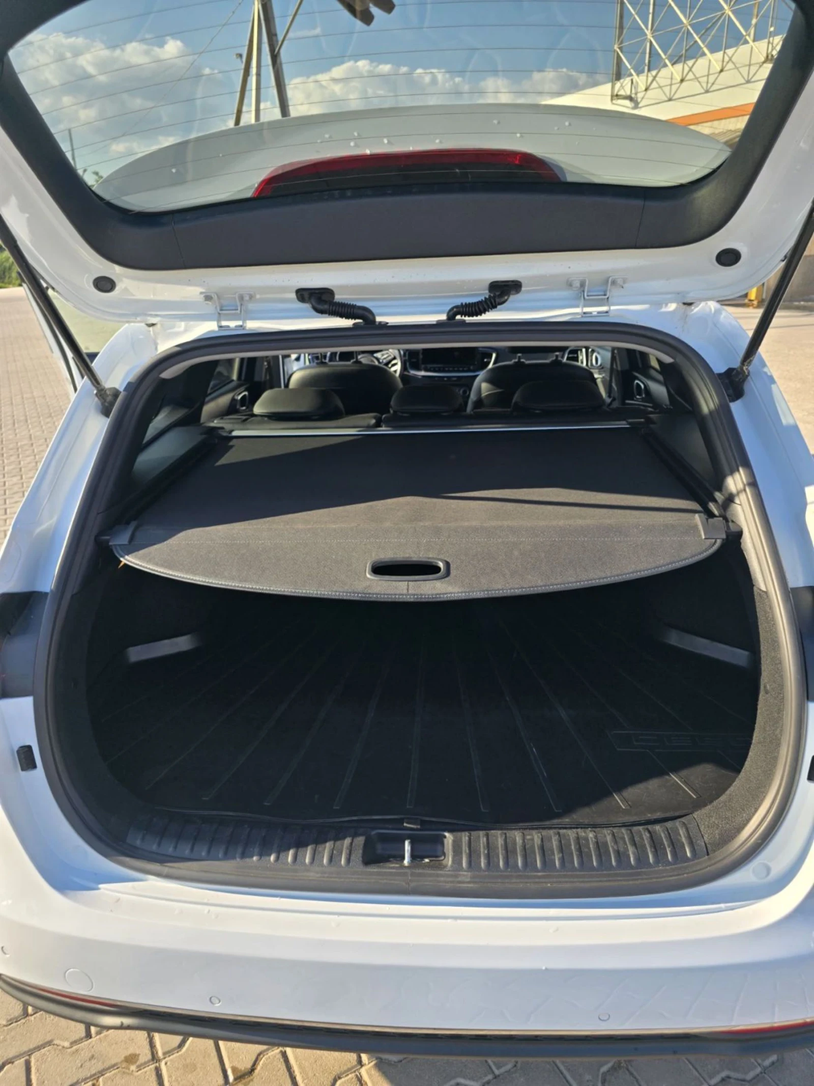 Kia Ceed 1.6 CRDI, снимка 17 - Автомобили и джипове - 55037931