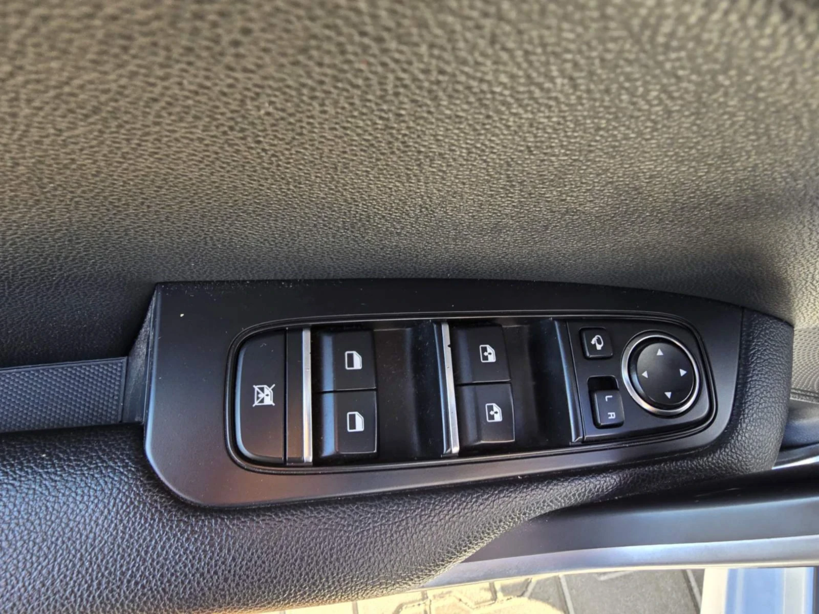 Kia Ceed 1.6 CRDI, снимка 6 - Автомобили и джипове - 55037931
