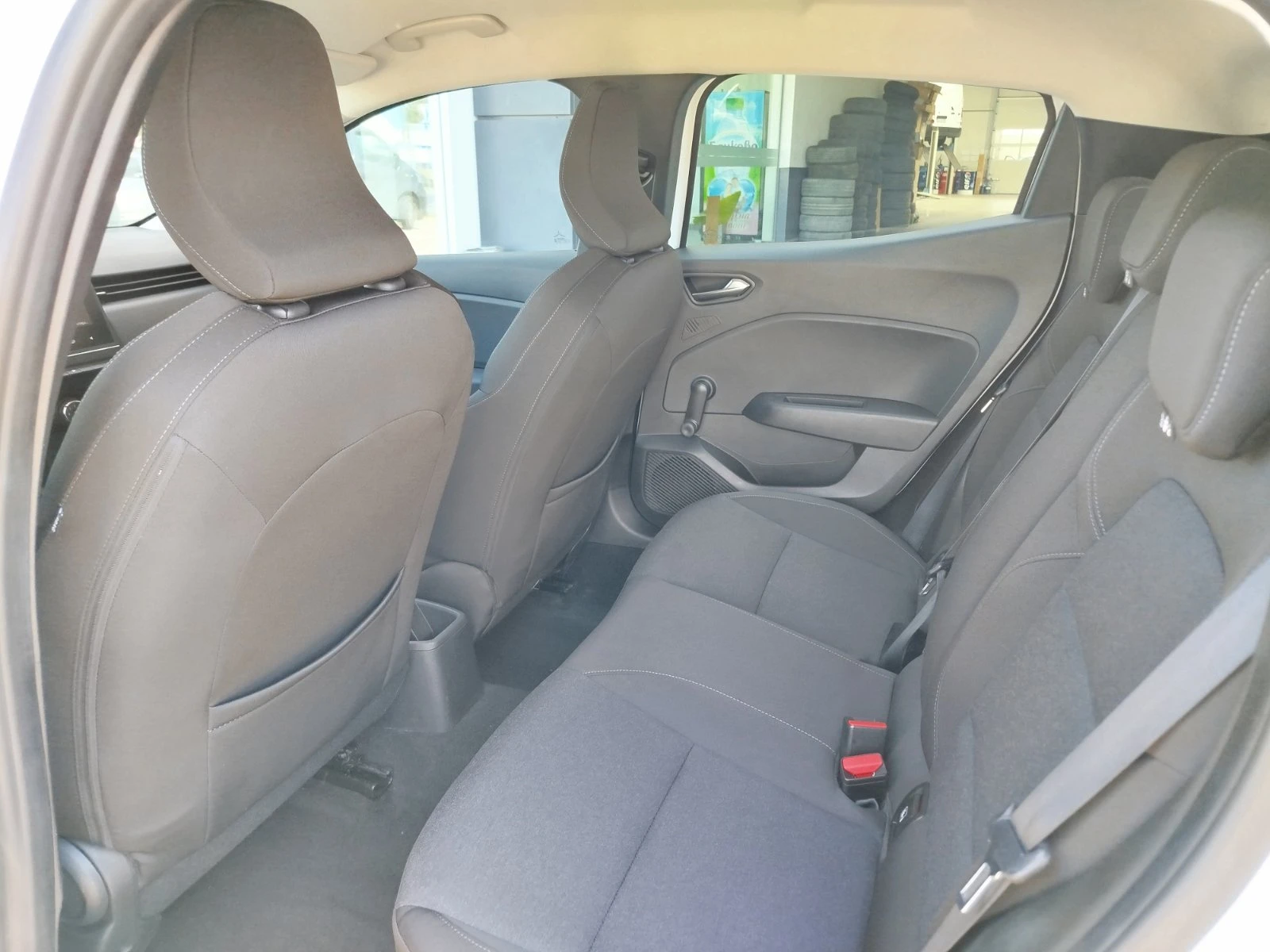 Renault Clio 1.0 TCe/90 к.с./Гаранция, снимка 14 - Автомобили и джипове - 55386038