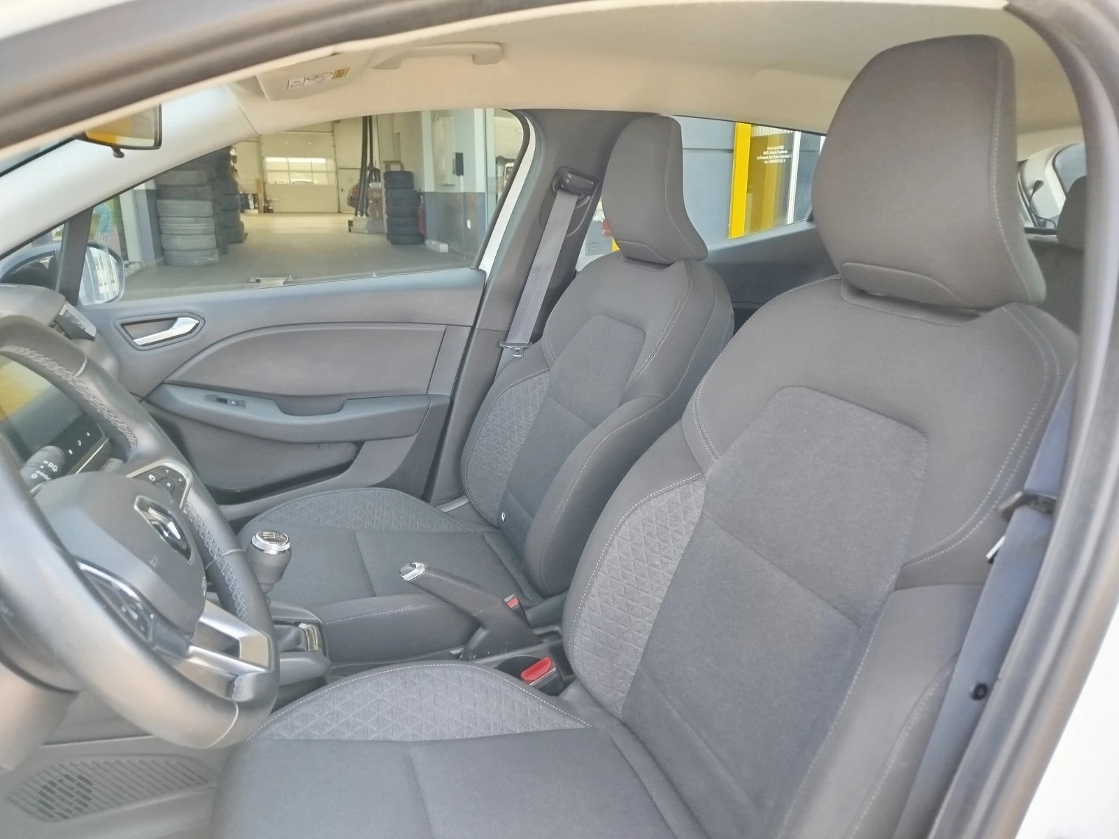 Renault Clio 1.0 TCe/90 к.с./Гаранция, снимка 11 - Автомобили и джипове - 55386038