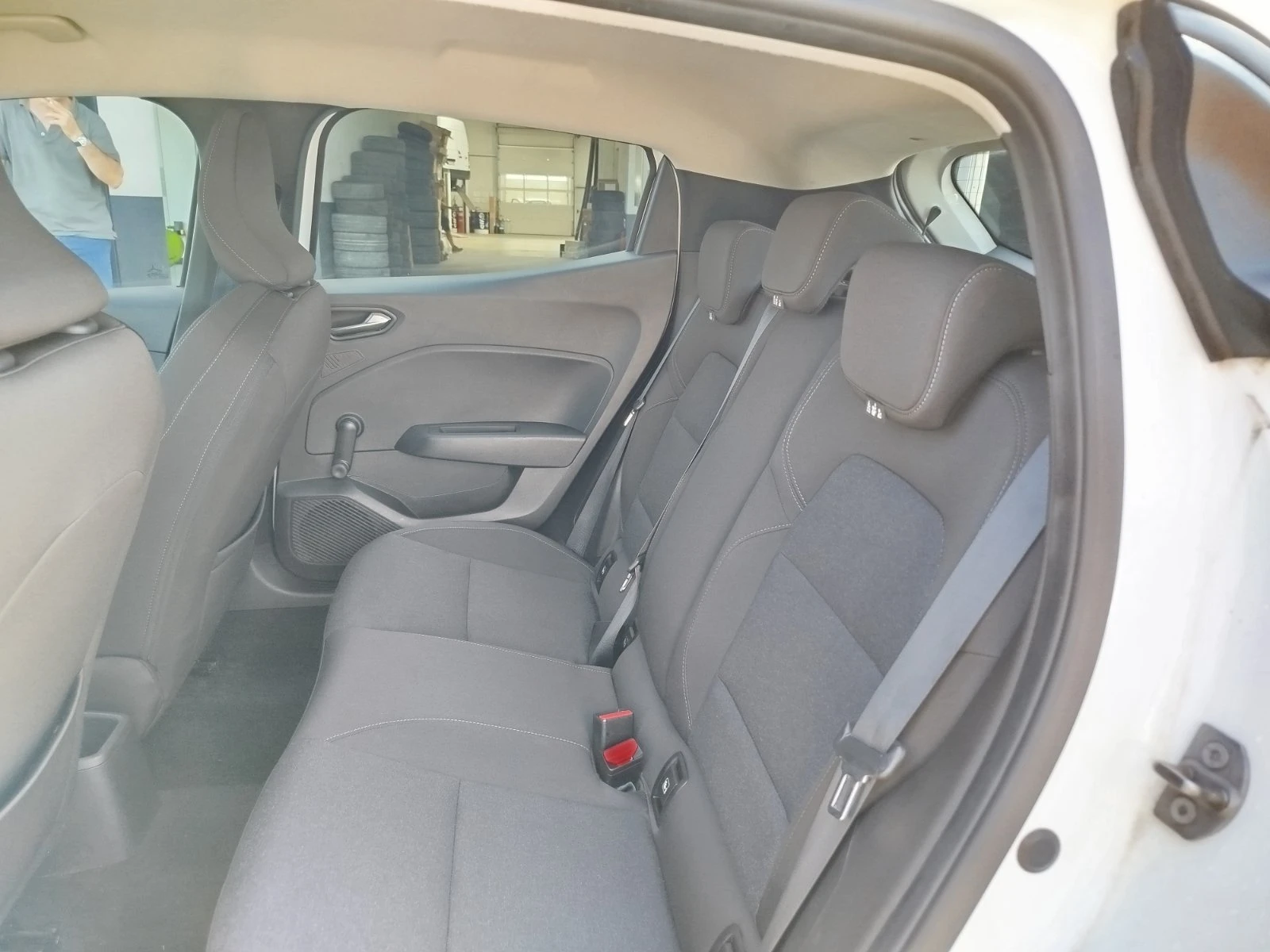 Renault Clio 1.0 TCe/90 к.с./Гаранция, снимка 15 - Автомобили и джипове - 55386038