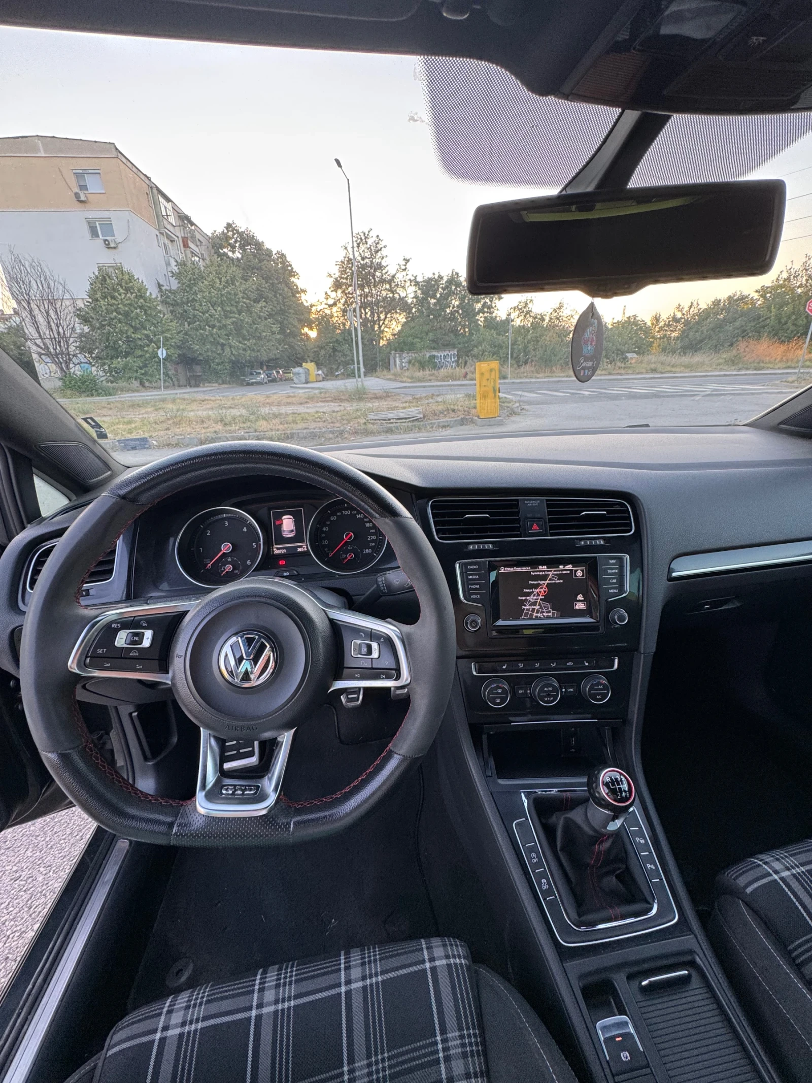 VW Golf VW GOLF 2.0 GTD, снимка 11 - Автомобили и джипове - 55437143