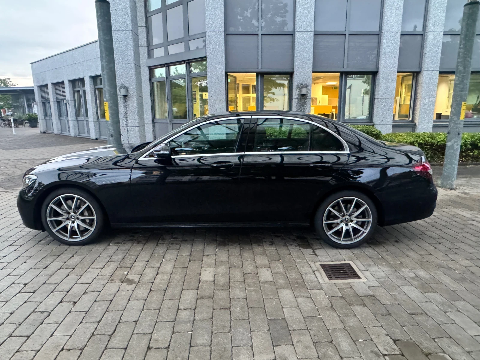 Mercedes-Benz E 400 4MATIC, снимка 6 - Автомобили и джипове - 56170248