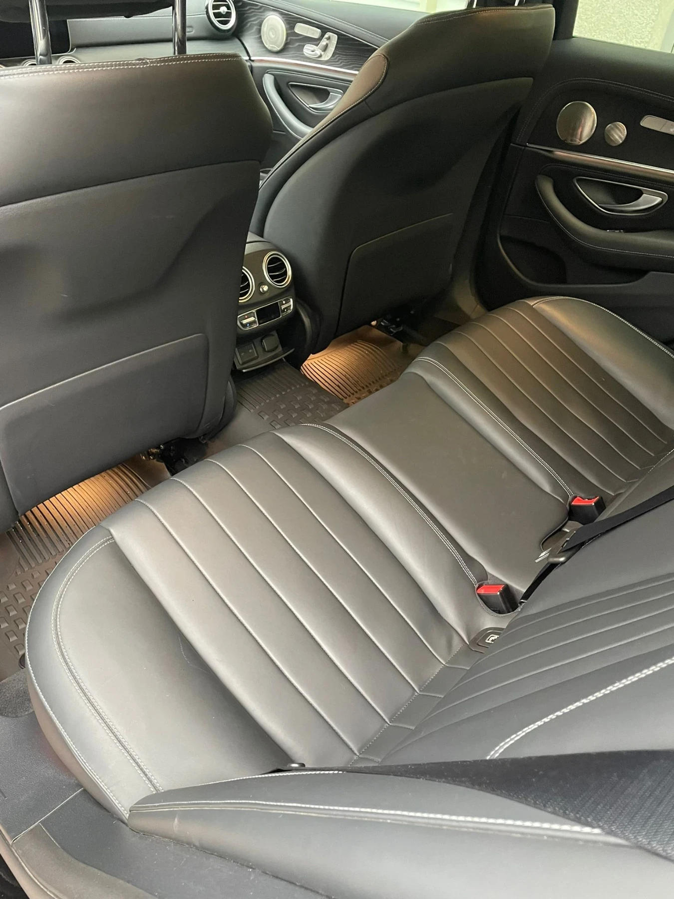 Mercedes-Benz E 400 4MATIC, снимка 11 - Автомобили и джипове - 56170248
