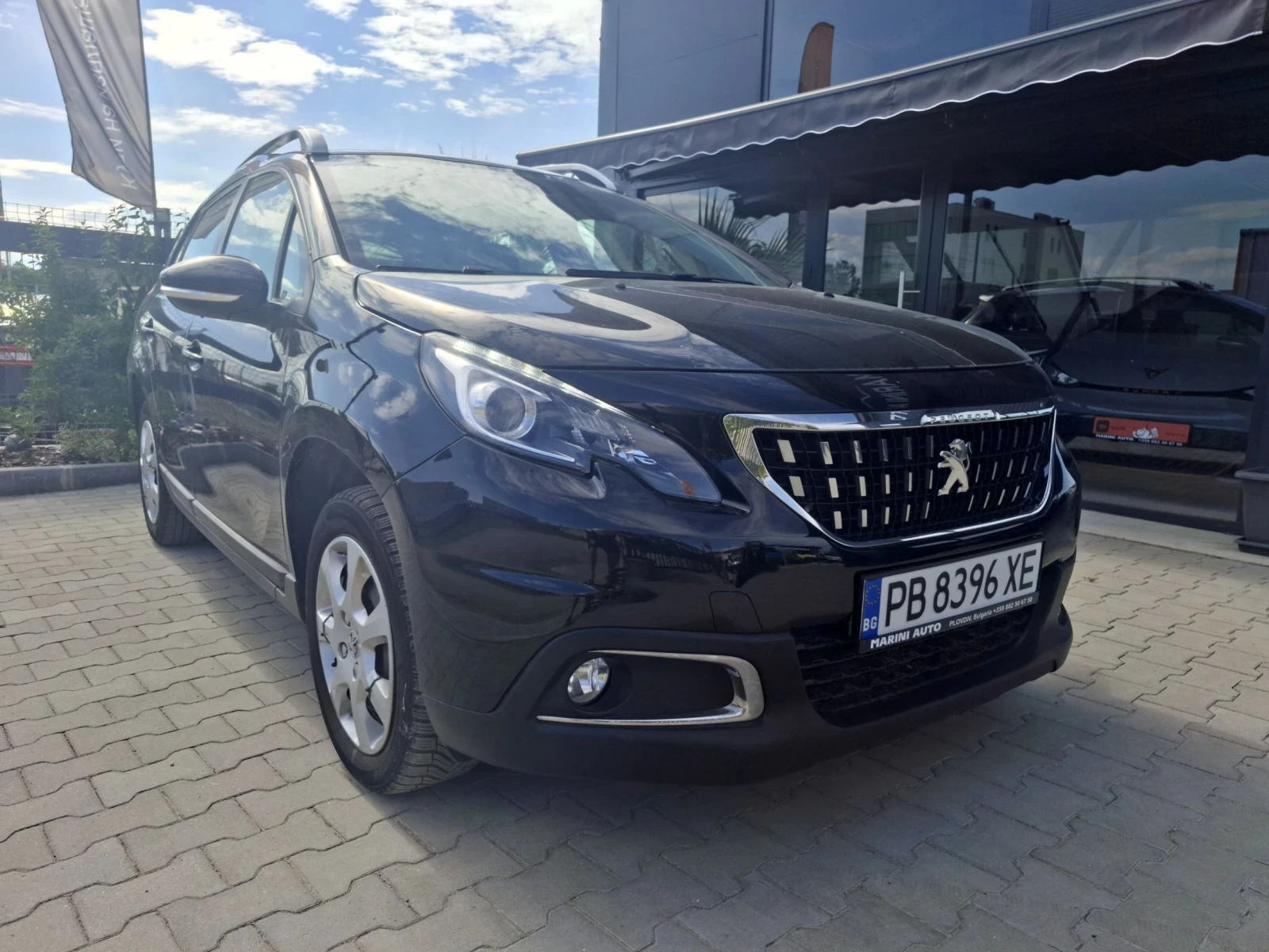 Peugeot 2008 1.2benzin facelift 2019, снимка 8 - Автомобили и джипове - 56302918