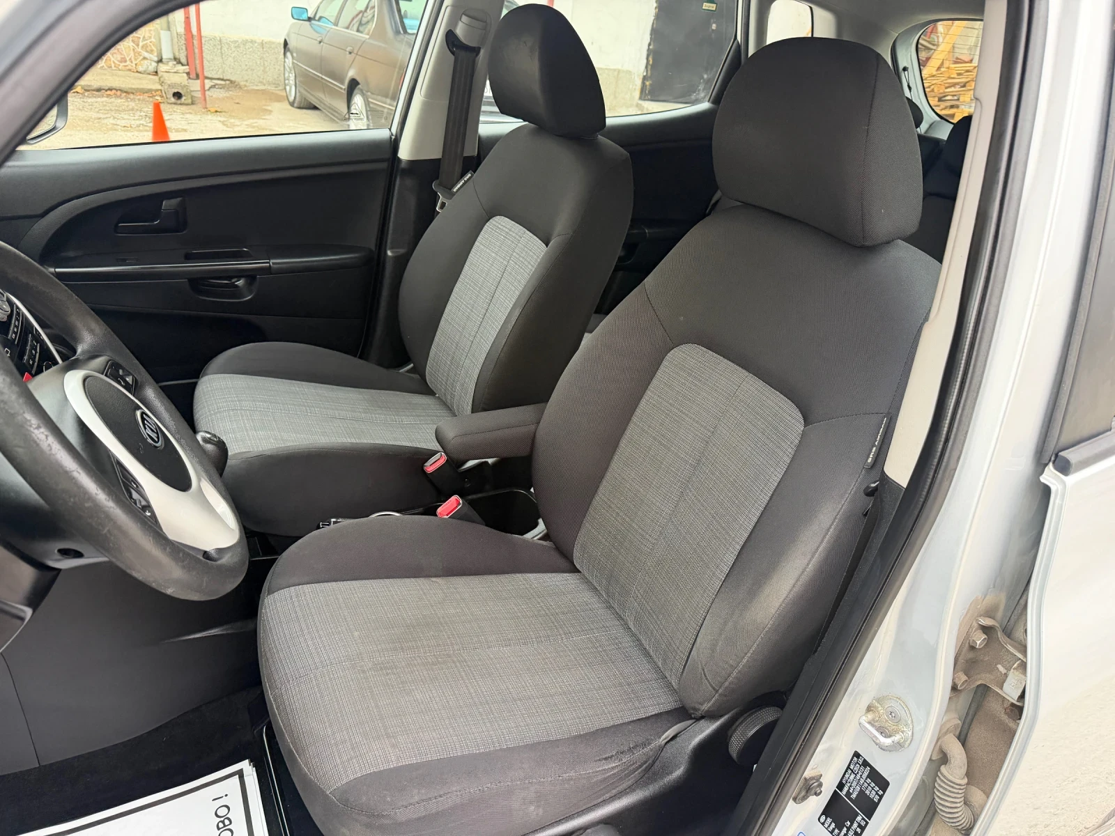 Kia Venga 1.4i , снимка 10 - Автомобили и джипове - 56465341