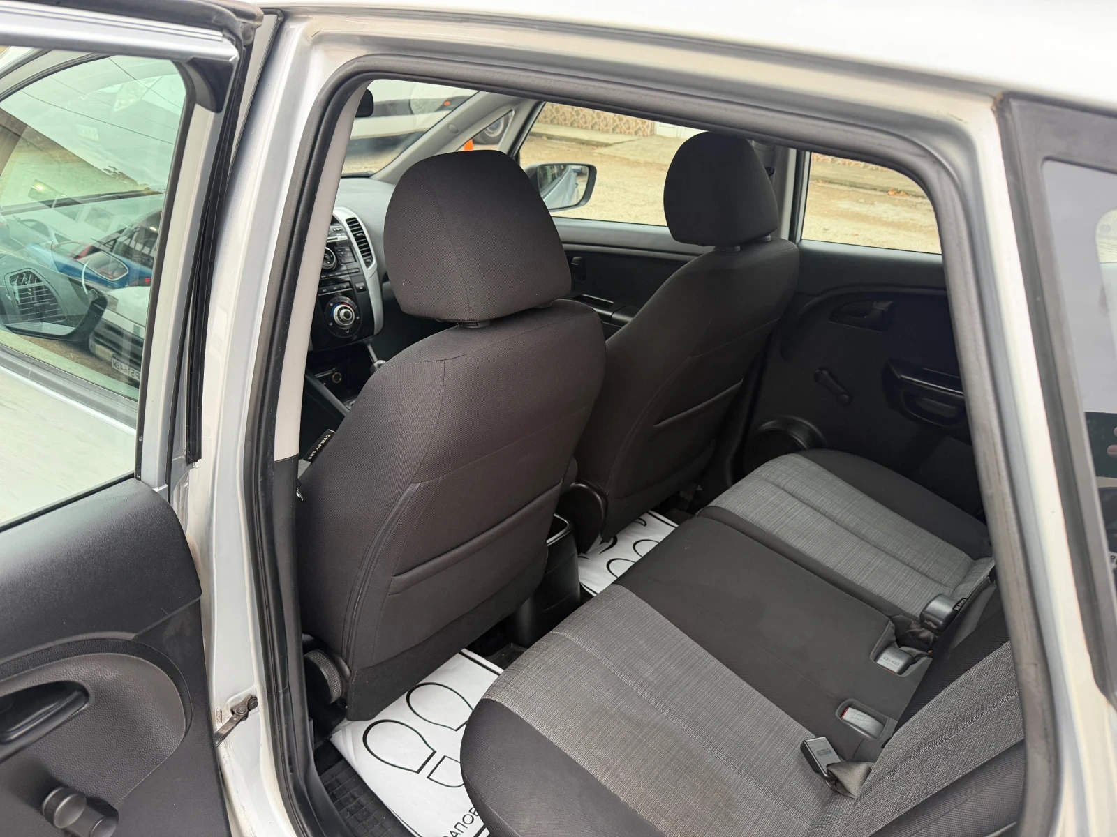 Kia Venga 1.4i , снимка 14 - Автомобили и джипове - 56465341
