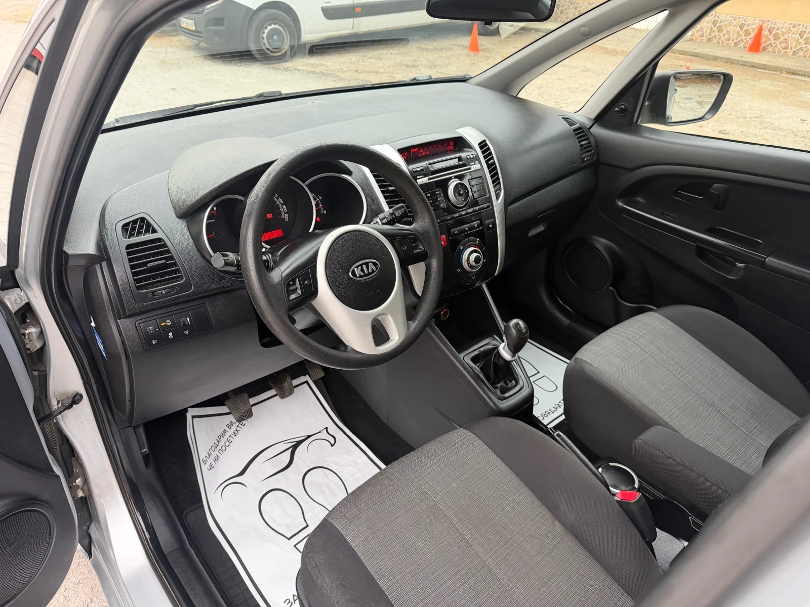 Kia Venga 1.4i , снимка 9 - Автомобили и джипове - 56465341