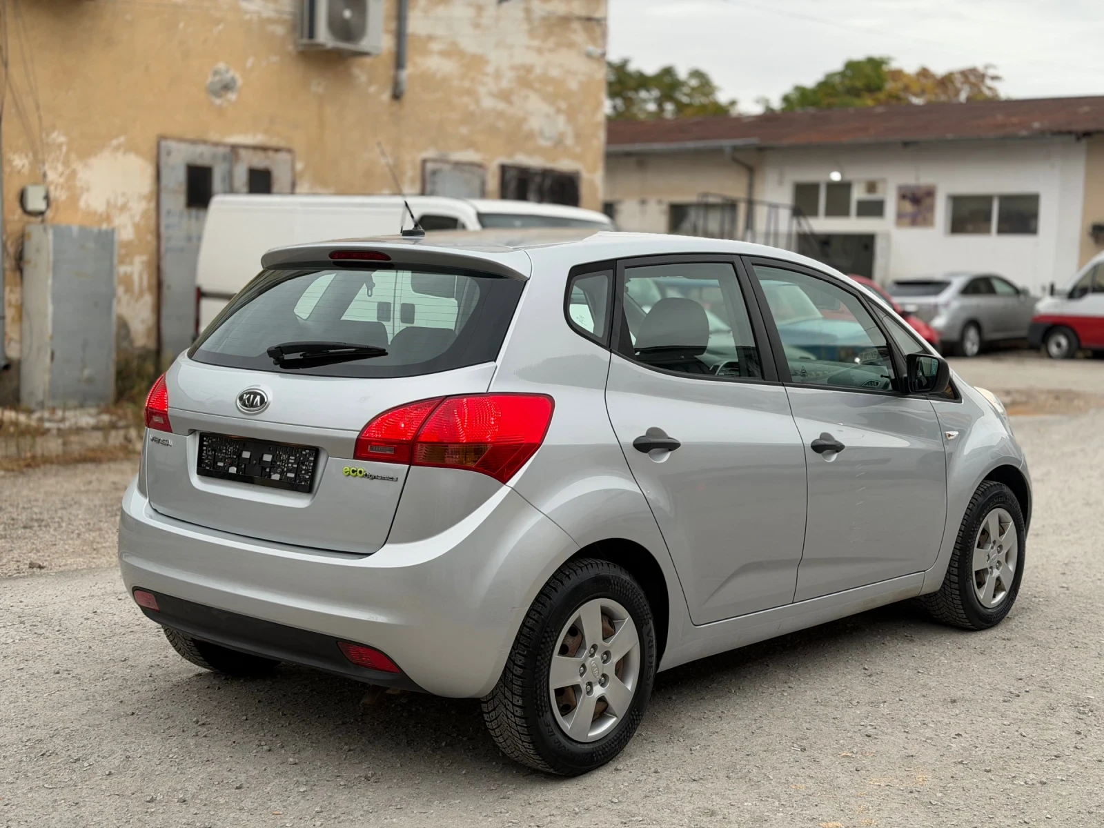 Kia Venga 1.4i , снимка 3 - Автомобили и джипове - 56465341