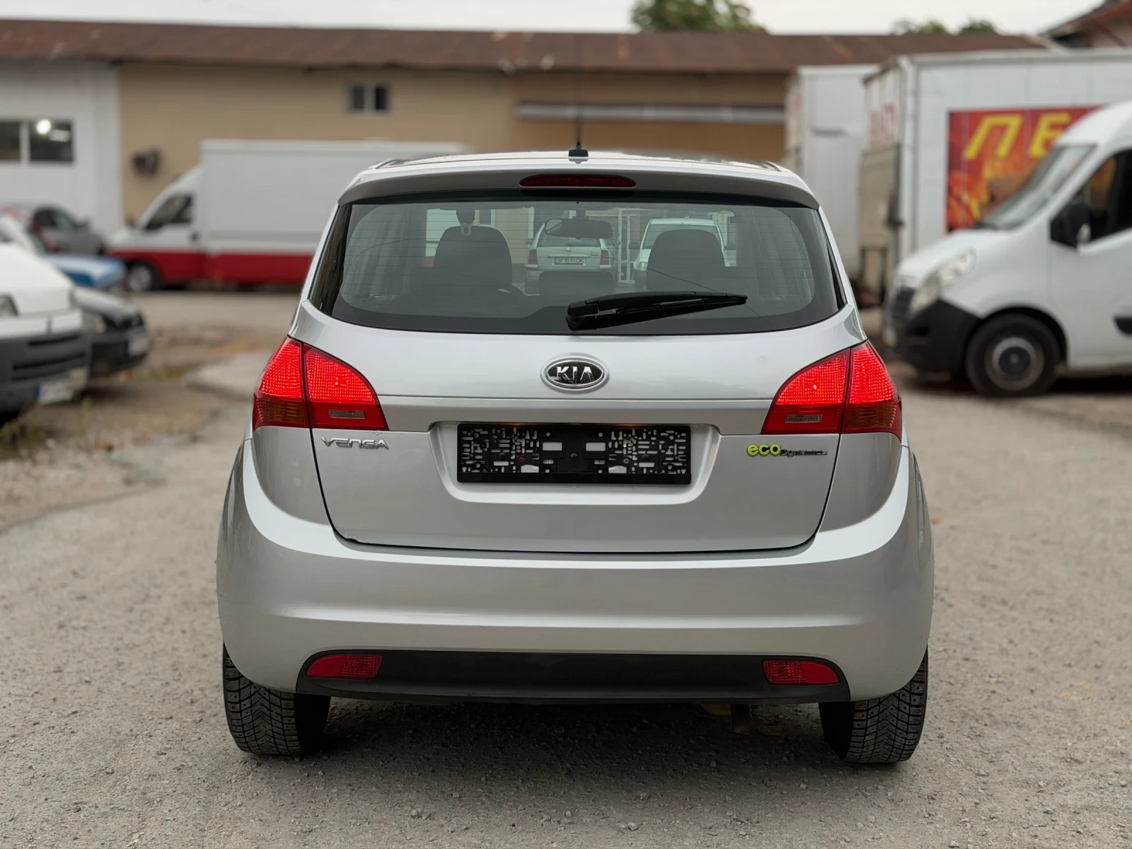 Kia Venga 1.4i , снимка 4 - Автомобили и джипове - 56465341