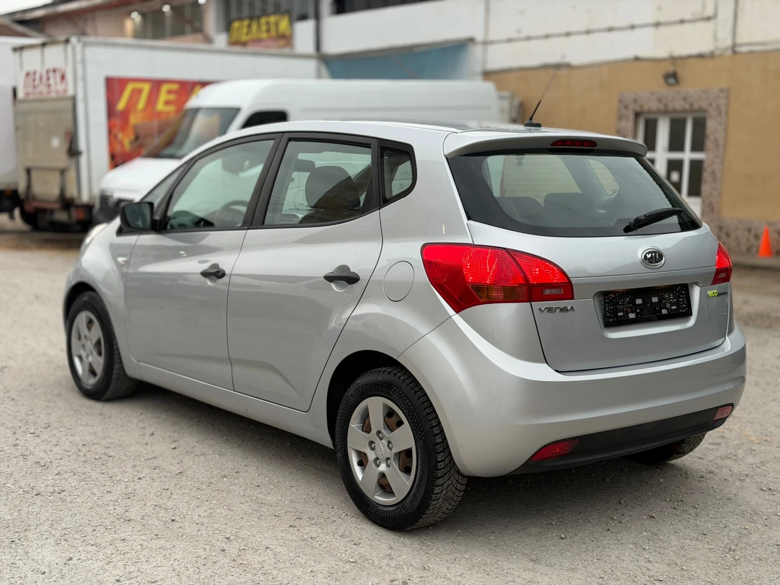 Kia Venga 1.4i , снимка 5 - Автомобили и джипове - 56465341