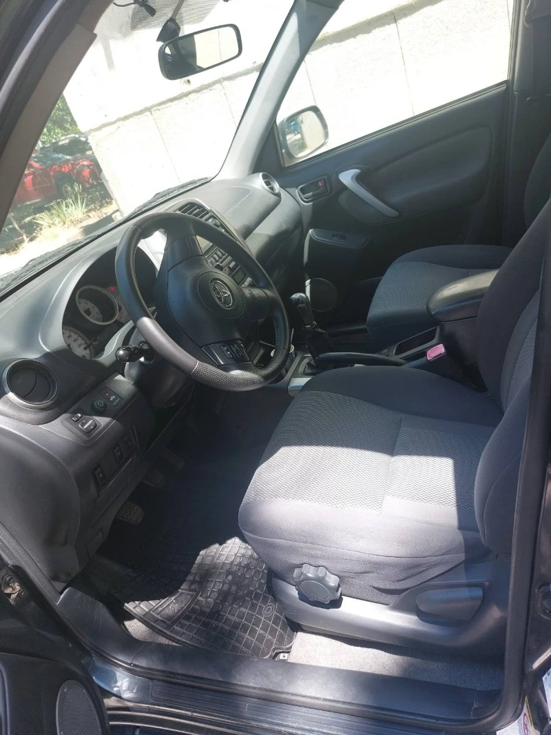 Toyota Rav4, снимка 6 - Автомобили и джипове - 46590425