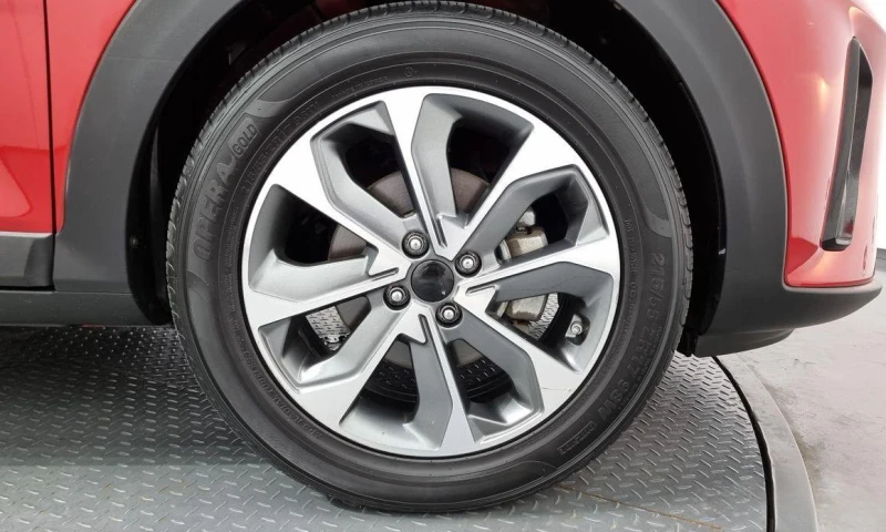 Kia Stonic Diesel 1.6 Prestige * НАЙ-ДОБРА ЦЕНА В БЪЛГАРИЯ* , снимка 5 - Автомобили и джипове - 52111973