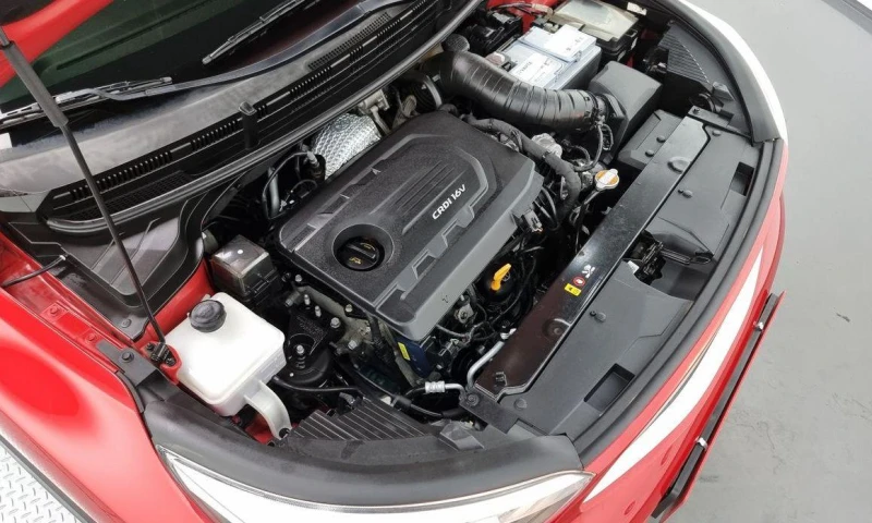 Kia Stonic Diesel 1.6 Prestige * НАЙ-ДОБРА ЦЕНА В БЪЛГАРИЯ* , снимка 6 - Автомобили и джипове - 52111973