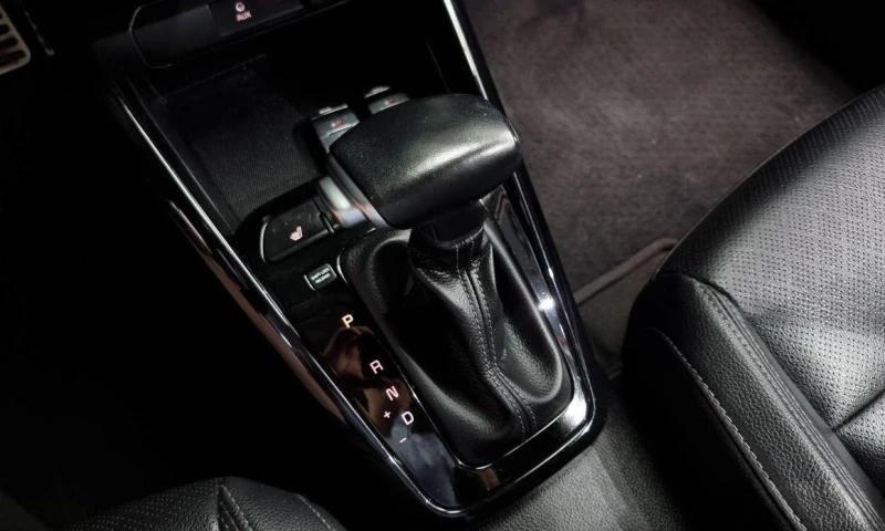 Kia Stonic Diesel 1.6 Prestige * НАЙ-ДОБРА ЦЕНА В БЪЛГАРИЯ* , снимка 9 - Автомобили и джипове - 52111973