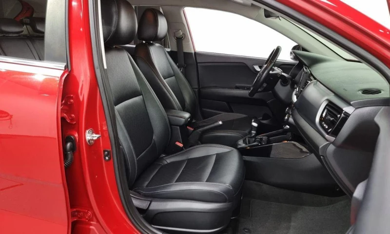 Kia Stonic Diesel 1.6 Prestige * НАЙ-ДОБРА ЦЕНА В БЪЛГАРИЯ* , снимка 10 - Автомобили и джипове - 52111973