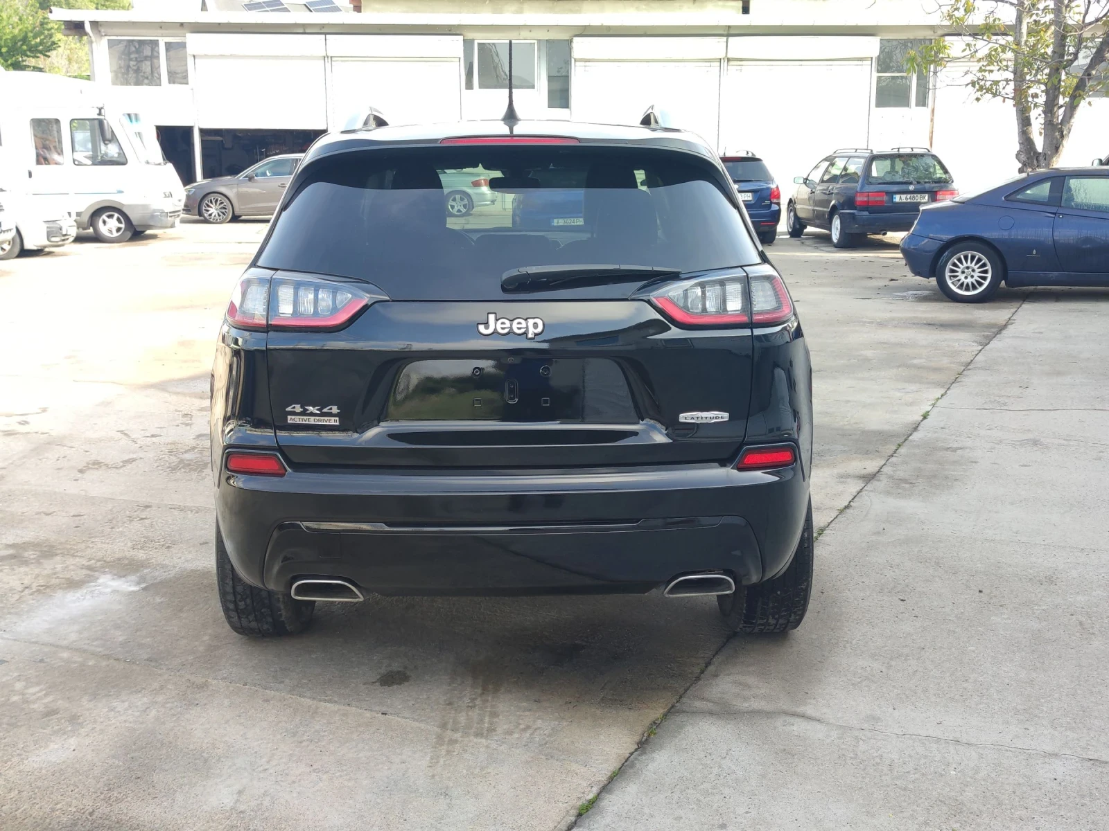 Jeep Cherokee LATITUDE PLUS 3.2 - изображение 6