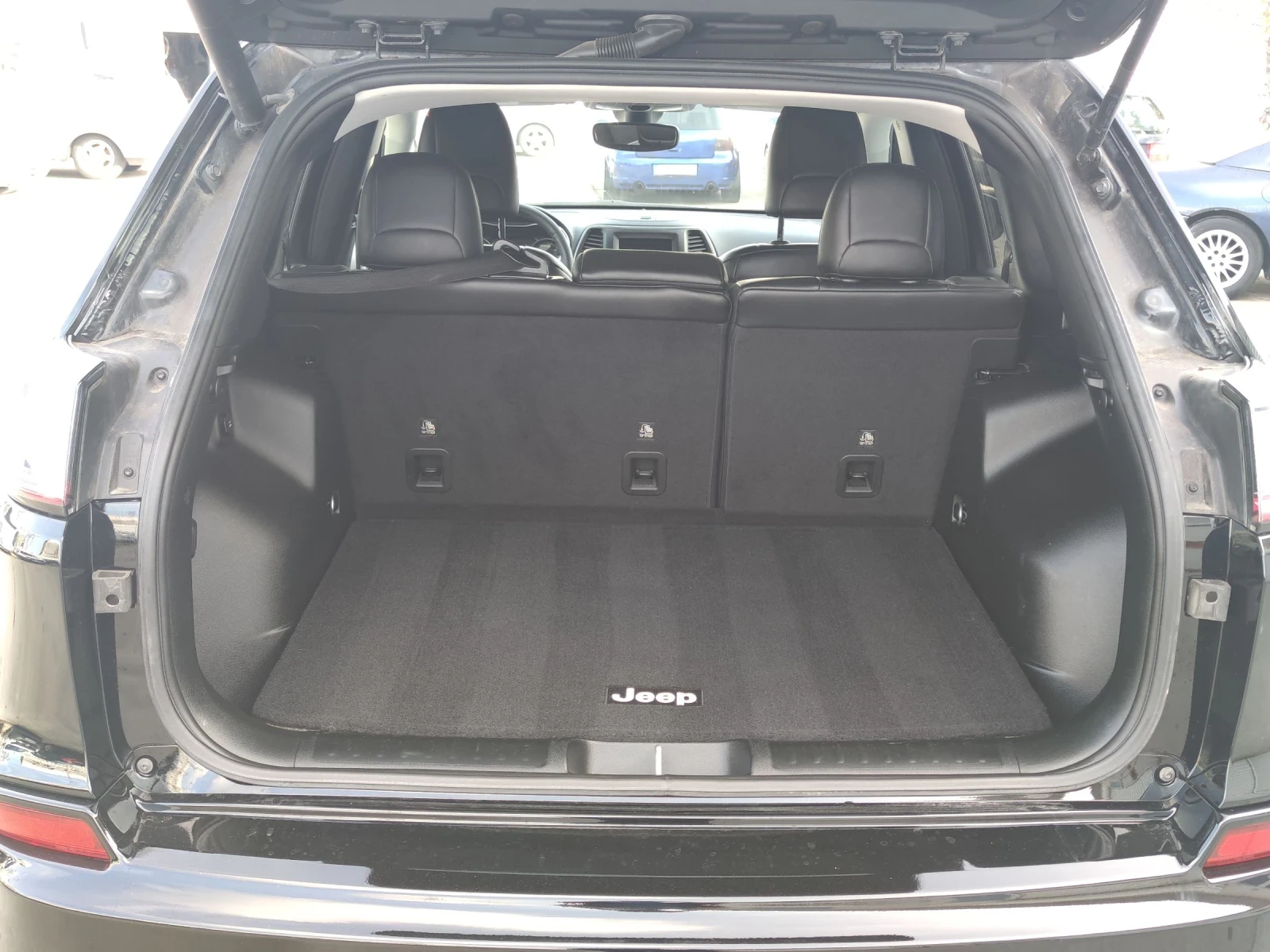 Jeep Cherokee LATITUDE PLUS 3.2 - изображение 8
