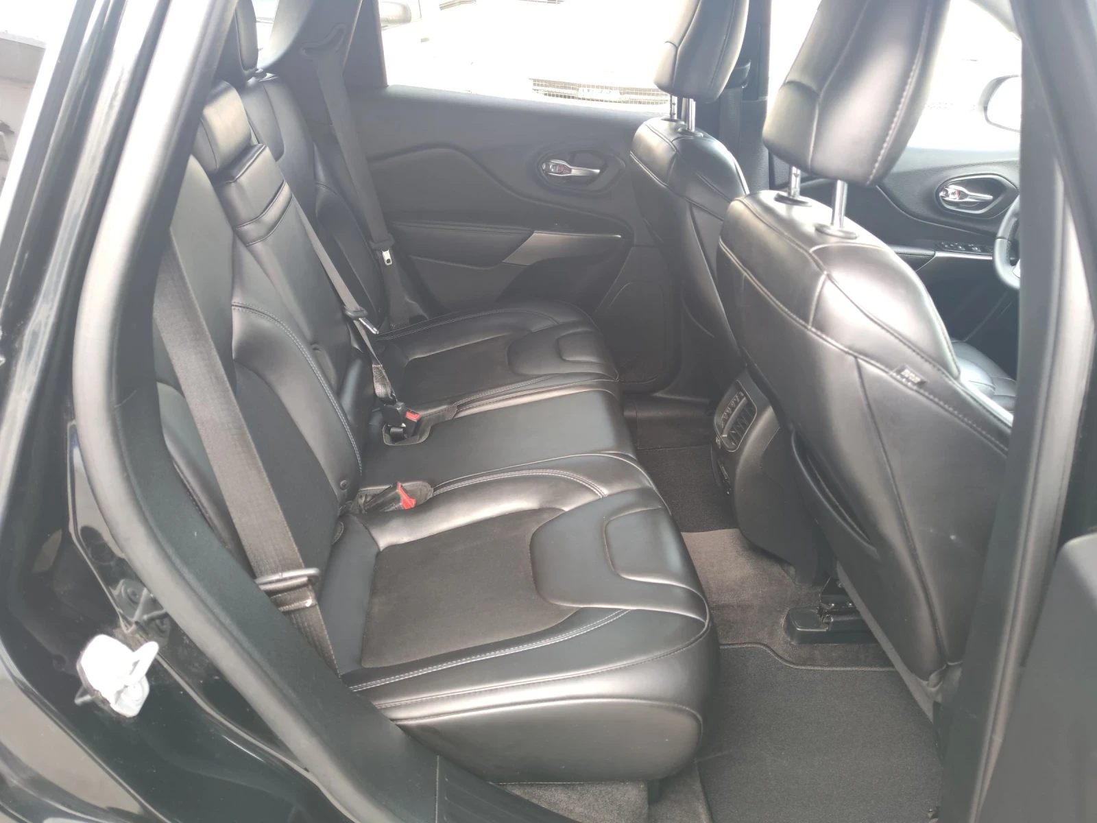Jeep Cherokee LATITUDE PLUS 3.2 - изображение 10