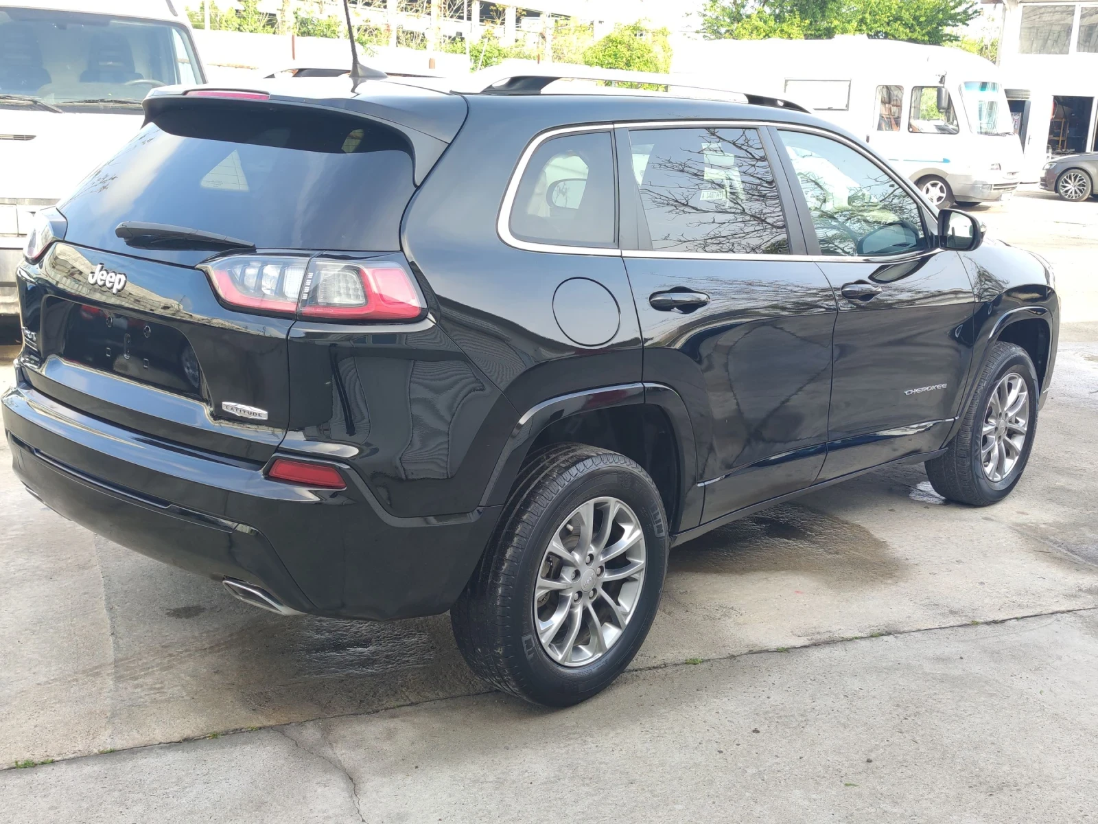 Jeep Cherokee LATITUDE PLUS 3.2 - изображение 5