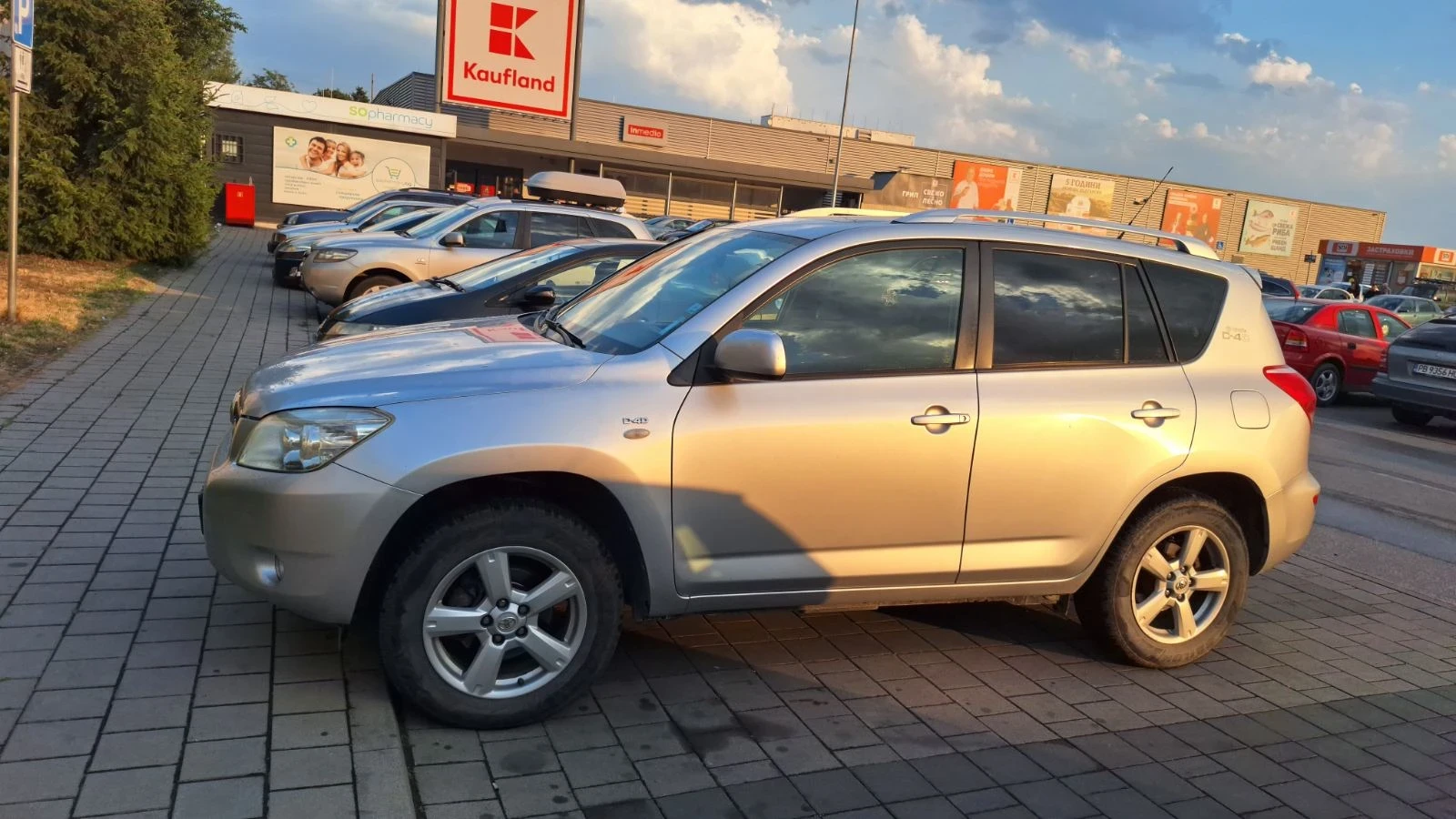 Toyota Rav4 2.2d4d - изображение 3