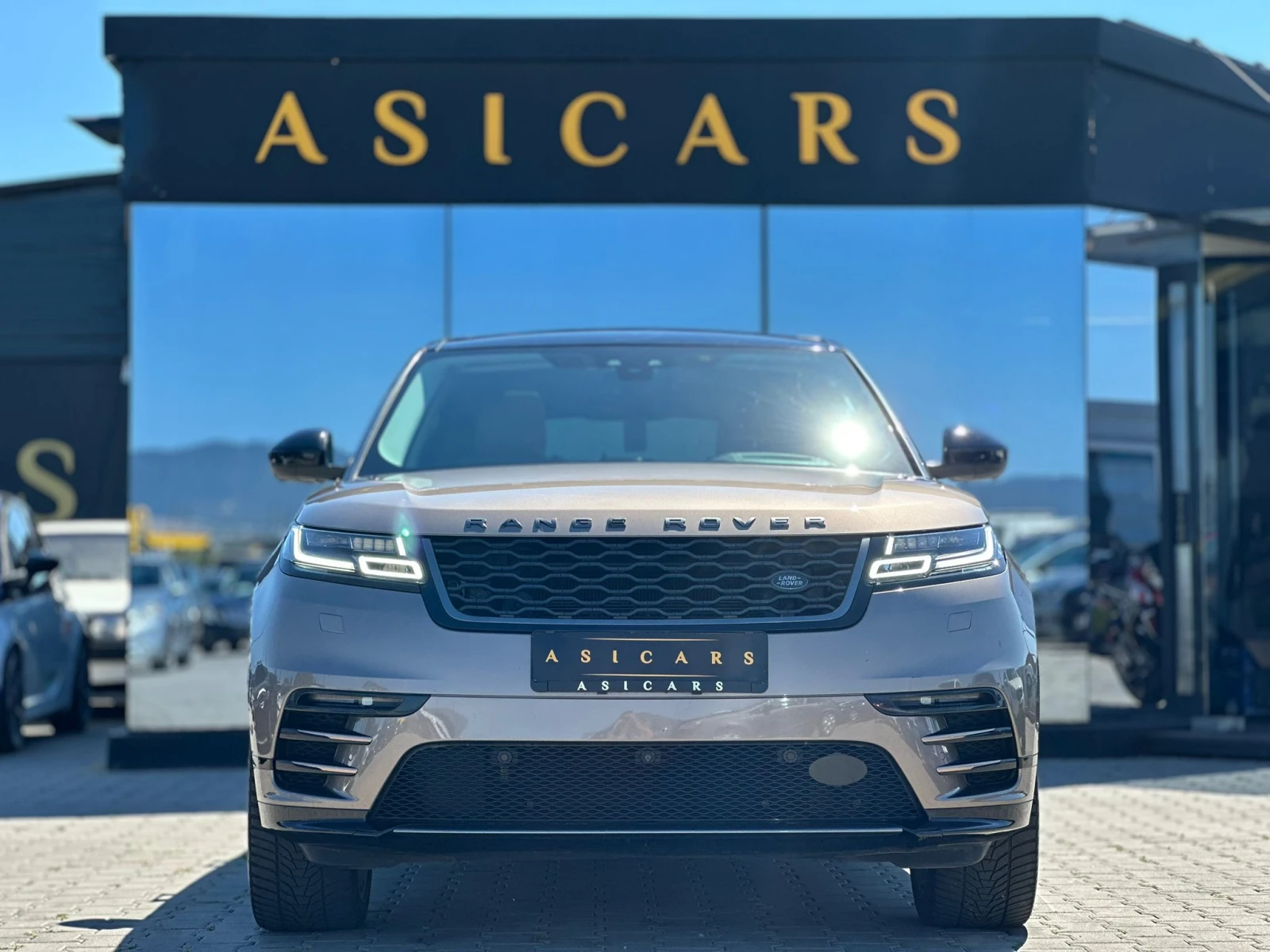 Land Rover Range Rover Velar / R-DYNAMIC / 3.0 D / 300 HP / РЕГИСТРАЦИЯ+ КАСКО , снимка 8 - Автомобили и джипове - 53793689