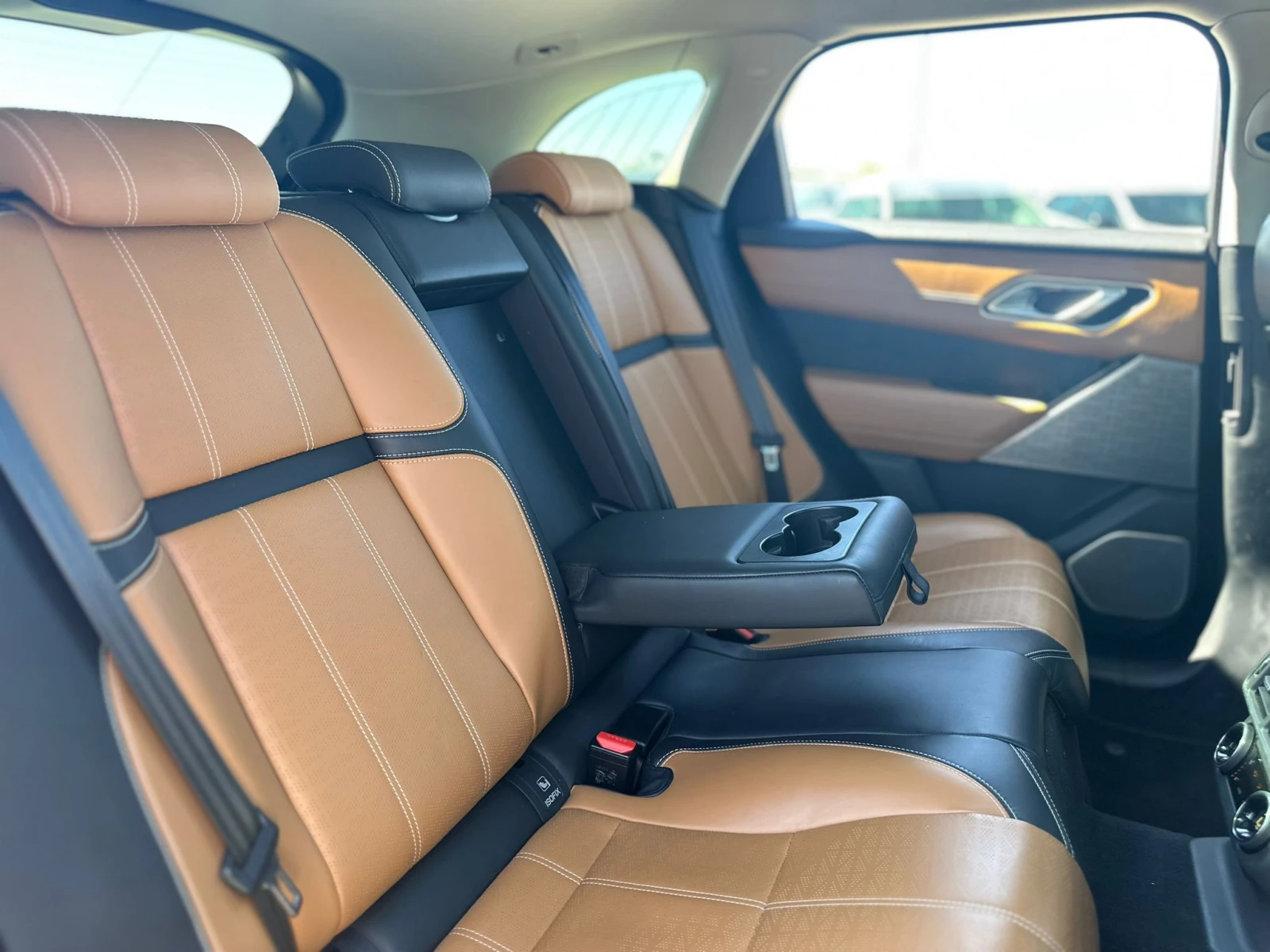 Land Rover Range Rover Velar / R-DYNAMIC / 3.0 D / 300 HP / РЕГИСТРАЦИЯ+ КАСКО , снимка 10 - Автомобили и джипове - 53793689