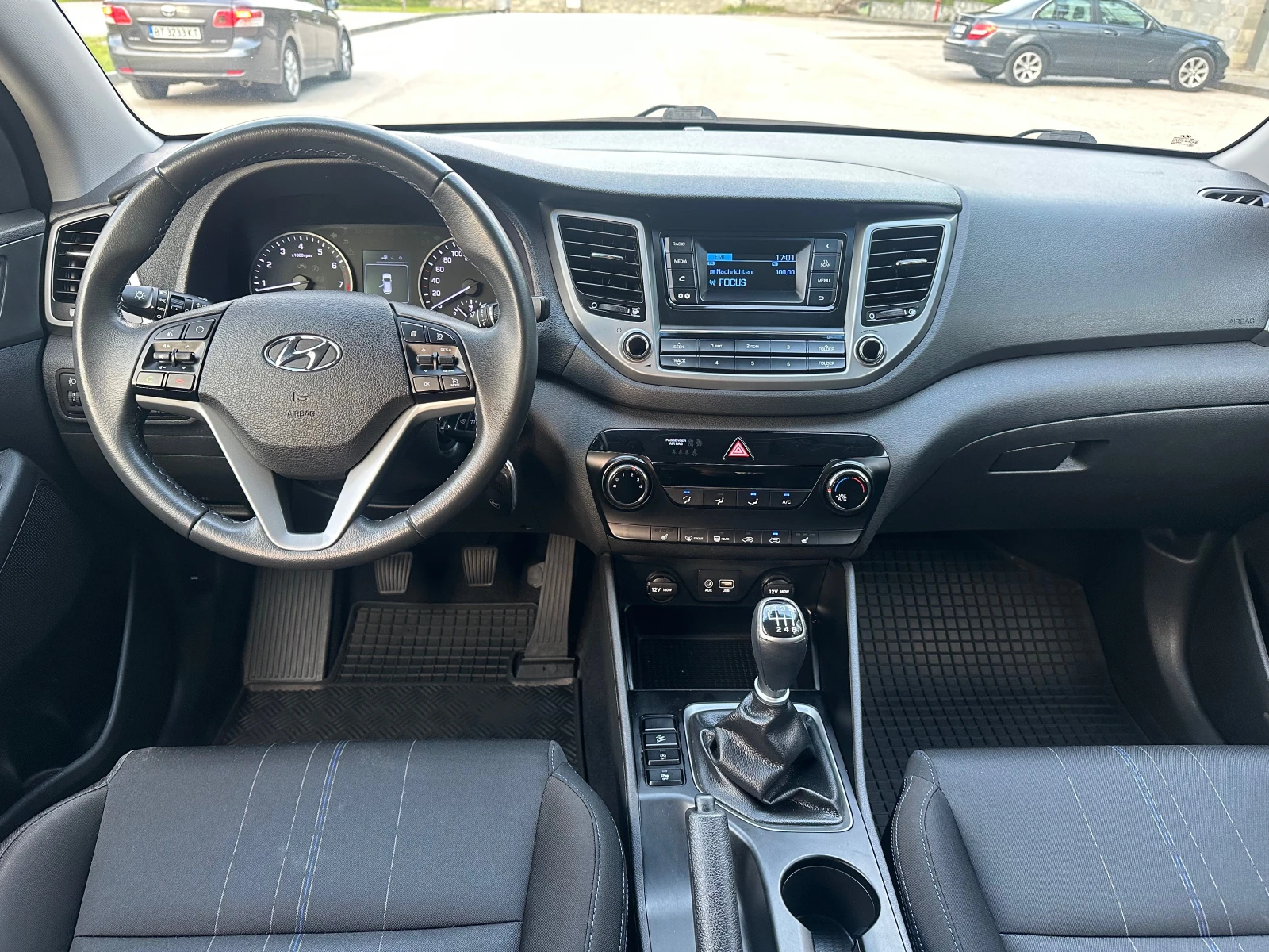 Hyundai Tucson 1.6GDI, снимка 15 - Автомобили и джипове - 54263336