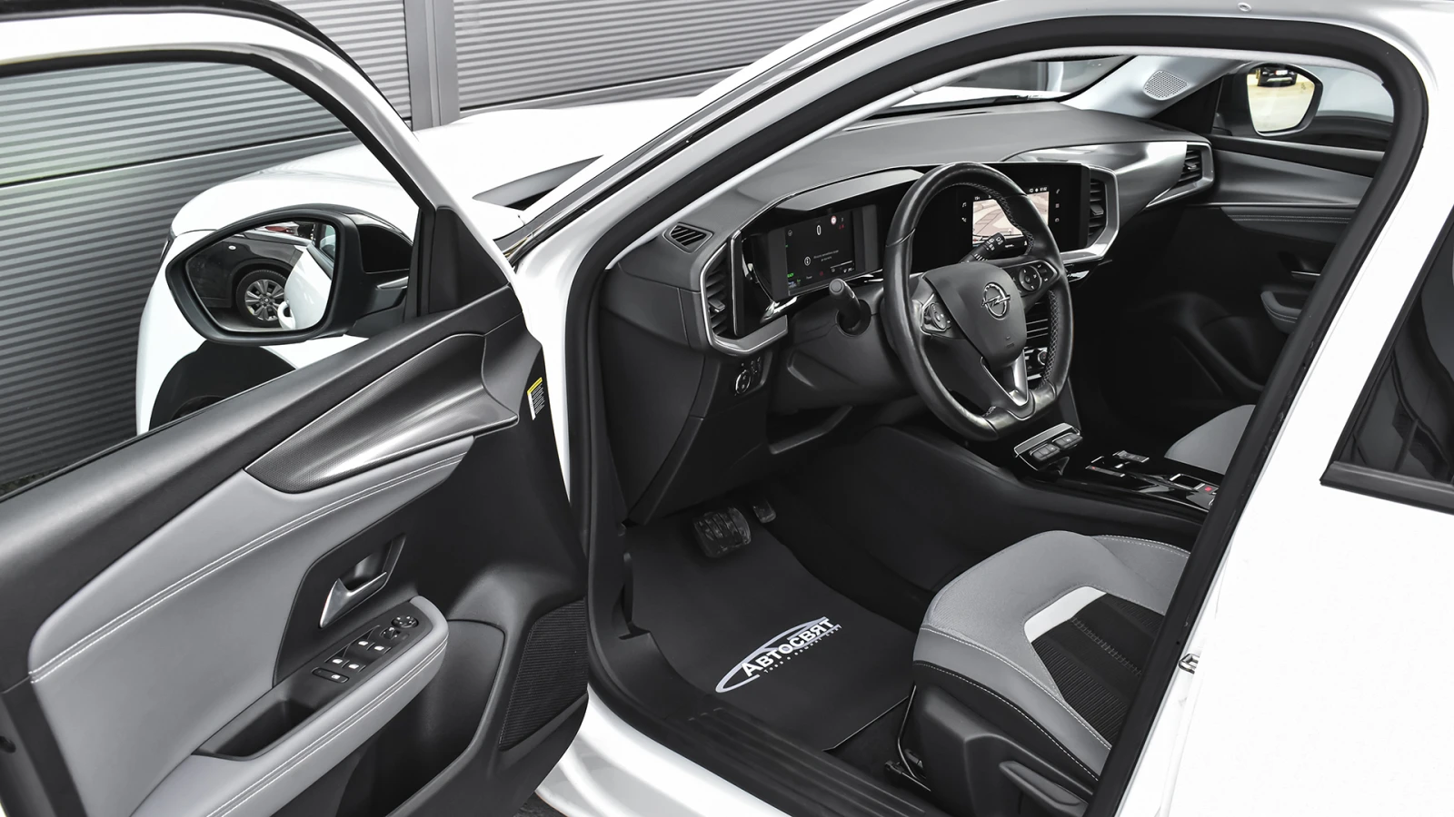 Opel Mokka e-Elegance 50 kWh, снимка 8 - Автомобили и джипове - 55044193