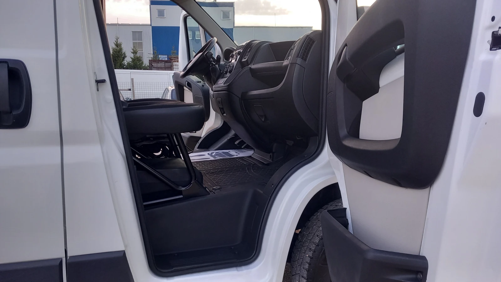 Peugeot Boxer 2.0HDI-6ск/150000км!!!/КЛИМАТИК/ПАРКТРОНИК/БЛУТУТ/ - изображение 9