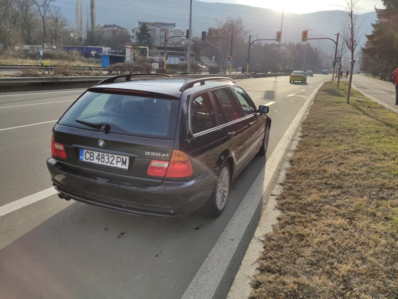 BMW 330 xi, снимка 5 - Автомобили и джипове - 48303896