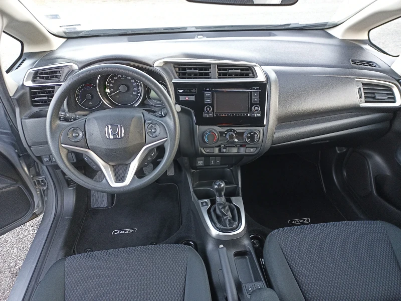 Honda Jazz 1.3i-VTEC - Facelift - 37000km, снимка 10 - Автомобили и джипове - 47379915