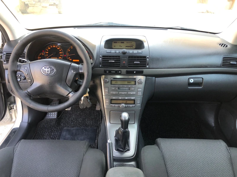 Toyota Avensis 2.0i БЕНЗИН, снимка 11 - Автомобили и джипове - 47801986