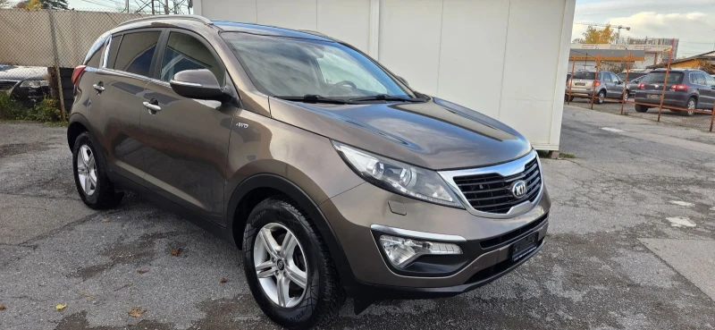 Kia Sportage 2.0бензин, 4х4, 163к.с/като нов/евро5b/, снимка 5 - Автомобили и джипове - 52449611