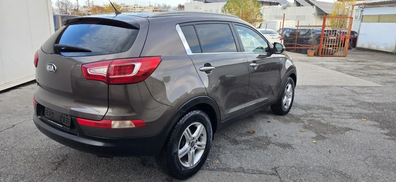 Kia Sportage 2.0бензин, 4х4, 163к.с/като нов/евро5b/, снимка 9 - Автомобили и джипове - 52449611