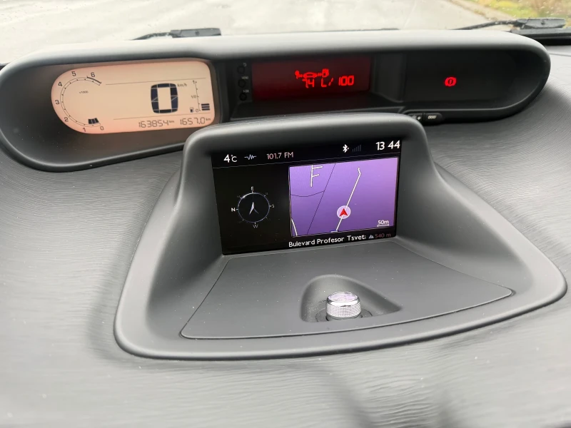 Citroen C3 Picasso Exclusive 1.2Pure Tech 110k.c., снимка 16 - Автомобили и джипове - 52891965