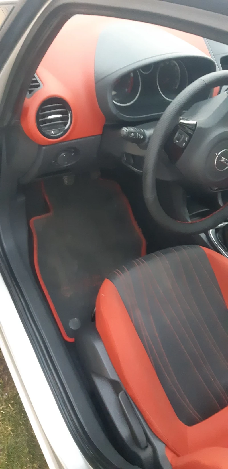 Opel Corsa 1.4-90 кс-Бензин, снимка 14 - Автомобили и джипове - 53101109