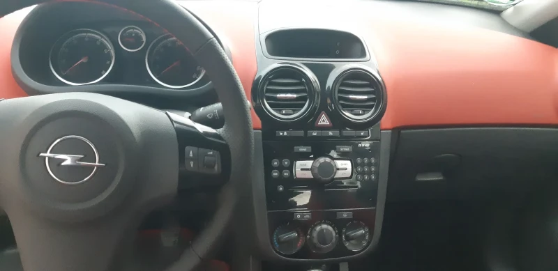 Opel Corsa 1.4-90 кс-Бензин, снимка 16 - Автомобили и джипове - 53101109
