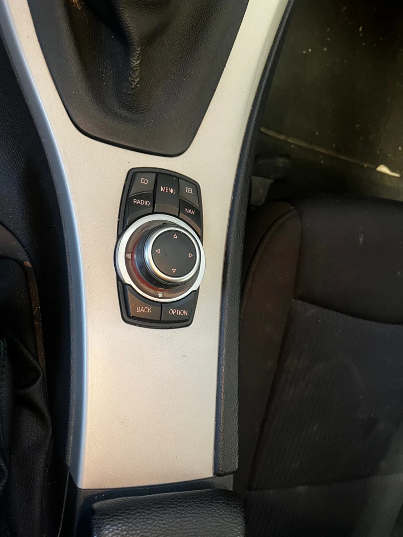 BMW 320 E91 320 X-drive  N47 177к.с., снимка 11 - Автомобили и джипове - 53151632