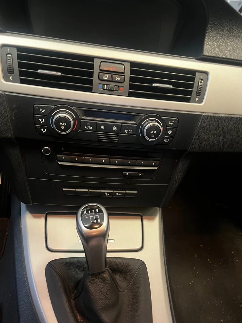 BMW 320 E91 320 X-drive  N47 177к.с., снимка 9 - Автомобили и джипове - 53151632