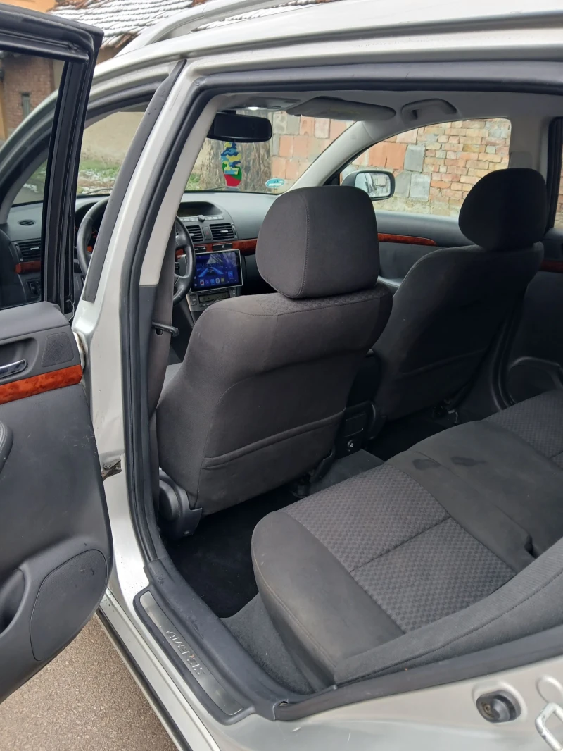 Toyota Avensis 2.0D 116 НОВ ВНОС РЕГИСТРИРАН ЗИМНИ ГУМИ , снимка 10 - Автомобили и джипове - 53231649