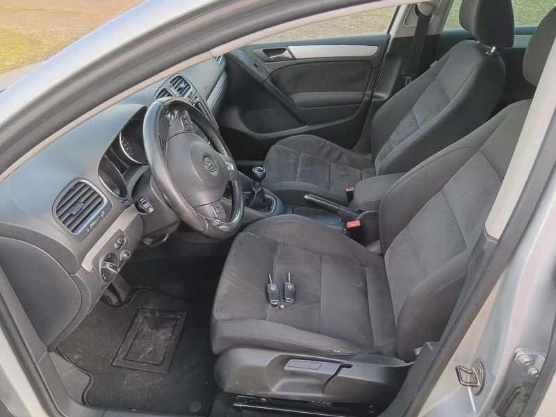 VW Golf 1.6, снимка 9 - Автомобили и джипове - 53262018